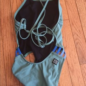 Jolyn Gavin army green suit